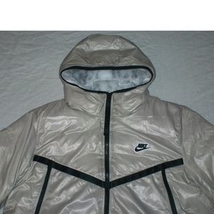 Nike Sportswear Synthetic-Fill Windrunner Jacket